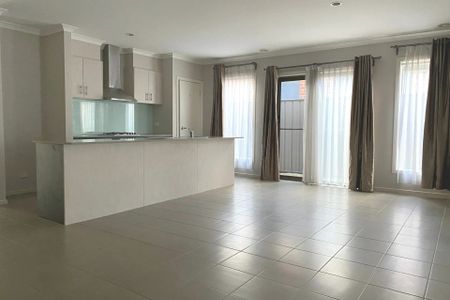 Impressive Innisfail Home with Space and Style! APPLICATIONS NOW OPEN - Photo 3