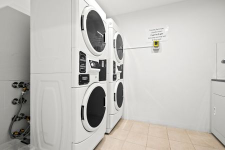 Furnished Studio Apartment - Bills Included - Photo 5