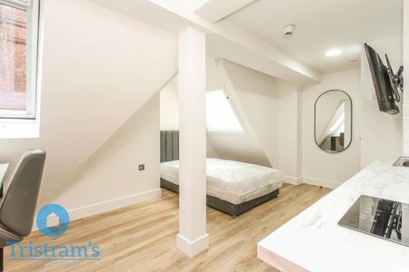 5 bed Apartment for Rent - Photo 4