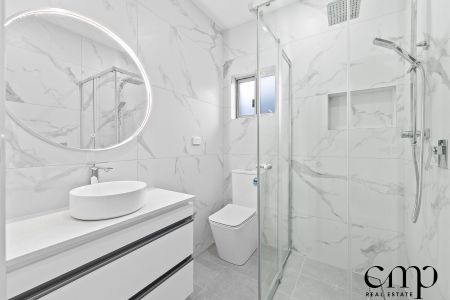 3B Cuthel Place, Campbelltown NSW 2560 - House For Rent | Domain - Photo 3