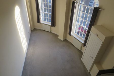 High Street - Photo 3