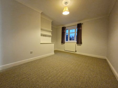 3 bedroom semi-detached to let - Photo 4