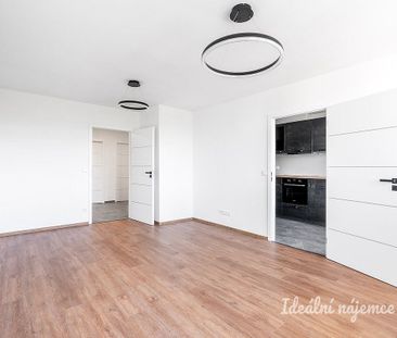 Pronájem bytu 3+1 80 m² - Photo 2