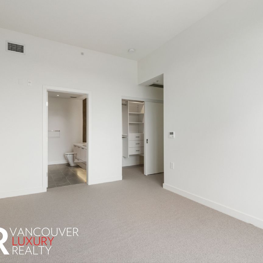 Penthouse in Vancouver West Side, BC - Photo 1