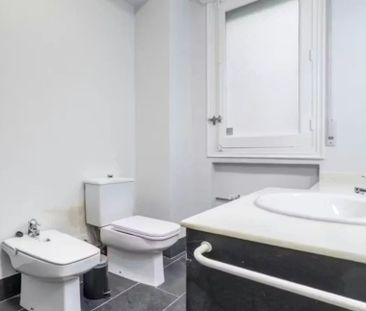 Calle de Santa Cruz de Marcenado, Madrid, Community of Madrid 28015 - Photo 5