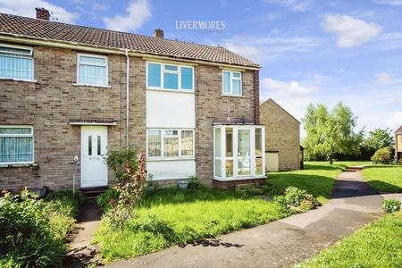 3 bedroom End Terraced to let - Photo 3