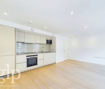 1 Bedroom Apartment, Fouberts Place, Soho, W1F - Photo 5