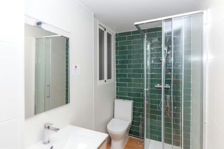 Carrer de lOrient, Valencia, Valencian Community 46004 - Photo 2