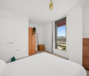 2 Bed Penthouse, Warton Road, E15 - Photo 6