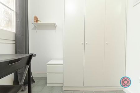 Carrer de Santa Anna, Barcelona, Catalonia 08002 - Photo 3