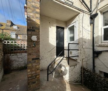 1 bedroom flat to rent - Photo 6