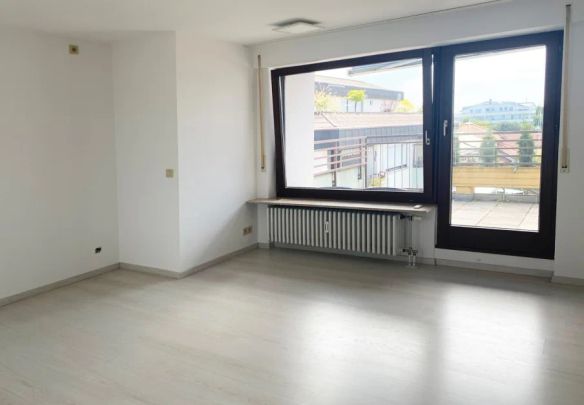 Über den Dächern von Schwieberdingen! Großzügige 4-Zimmer Wohnung mit 2 Balkone und 1 großen Dachterrasse - Foto 1