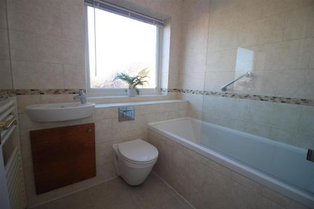 2 bedroom end of terrace house to rent - Photo 5