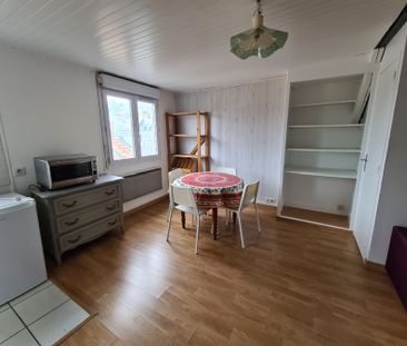 Location Appartement 2 pièces 27m² - Photo 2