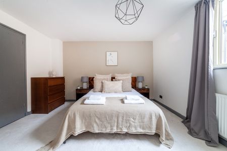 2 Bed Flat, Cape Yard, E1W - Photo 5