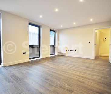 Granville Road, NW2, London - Photo 1