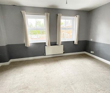 3 bedroom end of terrace house to rent - Photo 3