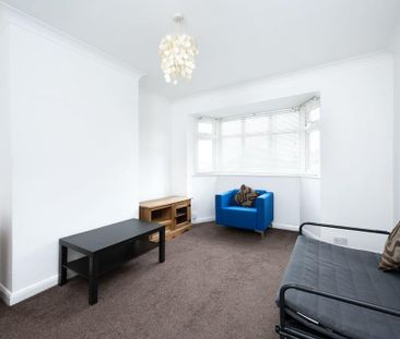 2 bedroom maisonette to rent - Photo 2