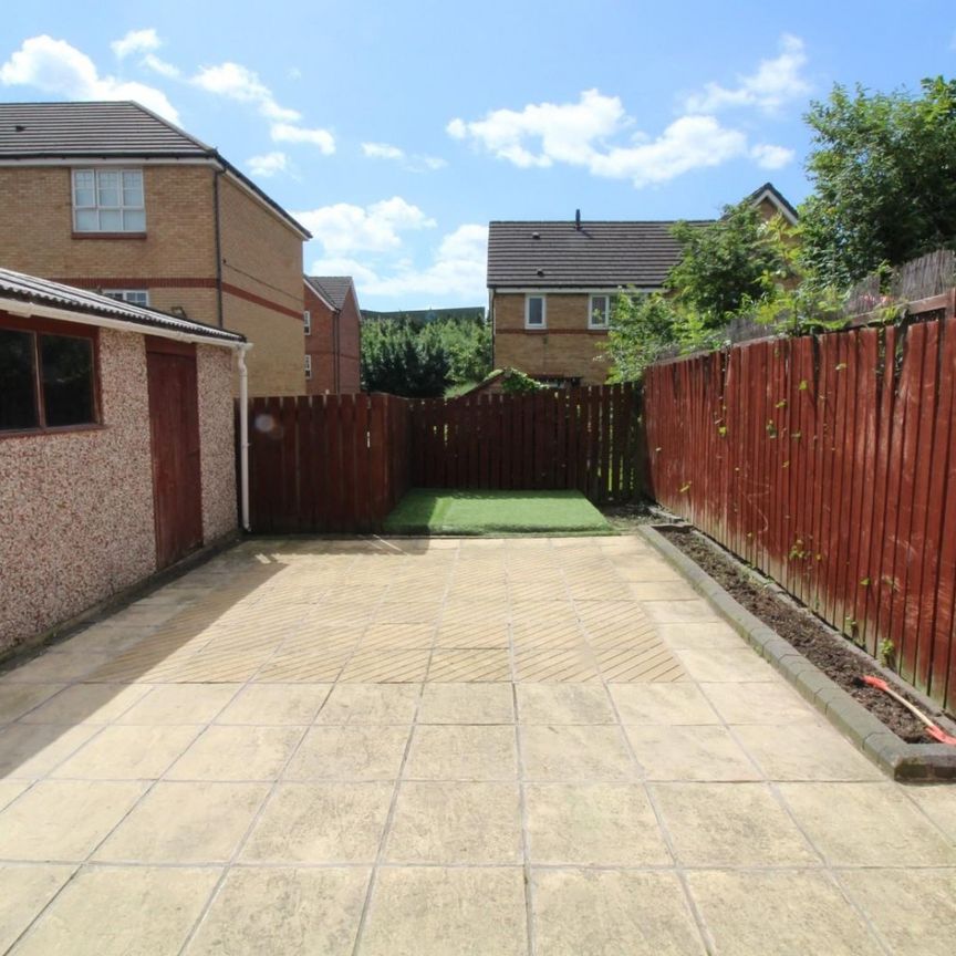 Magdalin Drive, Stanningley, Leeds, LS28 6LD - Photo 1