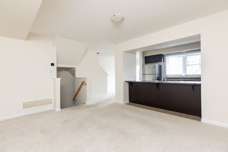 For Lease - 142 Baycliffe Crescent, Brampton, Ontario - Photo 3