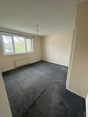 Three/Four bedroom house close to east ham station- £2750 - Photo 1