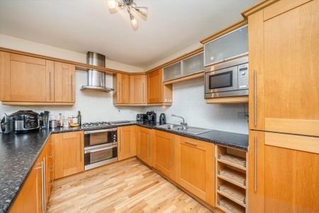 2 bedroom flat to rent - Photo 5