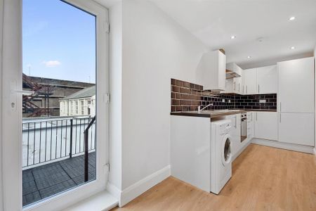 2 bedroom apartment to rent - Photo 4