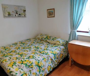 Studio Flat, Horseferry Road, E14 - Photo 3