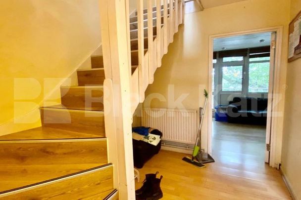 Duplex apartment moments From Bermondsey Tube Station - Photo 1