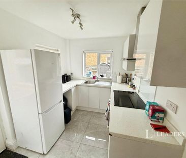 3 bedroom terraced house to rent - Photo 5