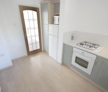 3 Bedroom Flat/Apartment To Let - Photo 6