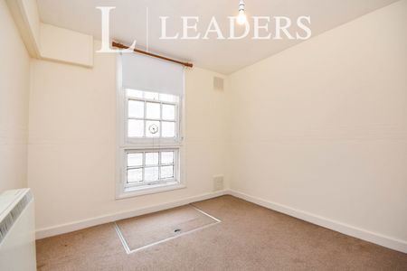 2 bedroom maisonette to rent Silver Street, Stansted, CM24 - Photo 2