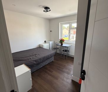 Room in a Shared House, Pavey Road, BS13 - Photo 2