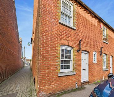 3 bedroom end of terrace house to rent - Photo 1