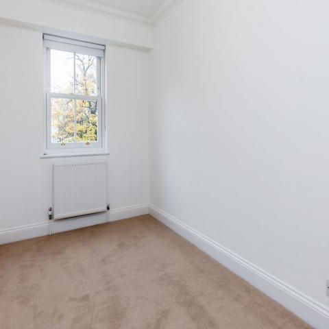 Bright and airy property located a short walk to Highbury & Islington Station - Photo 1