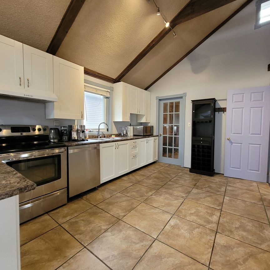 For Lease - 6522 Taylor Street, Niagara Falls, Ontario - Photo 1