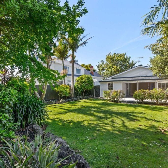 Renovated Bungalow in Mt Eden - Photo 1
