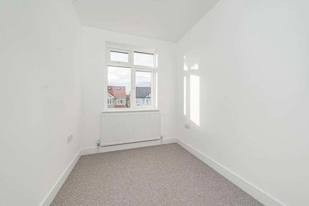 Denecroft Crescent, Uxbridge, UB10 - Photo 5