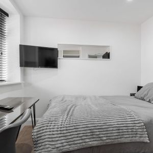 6 bedroom house to rent - Photo 2