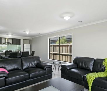Perfect Family Home! - Photo 4