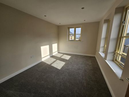 5 bedroom detached house to rent - Photo 3