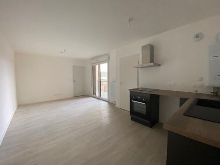 location Appartement T2 DE 40.15m² À SOTTEVILLE LES ROUEN - Photo 4