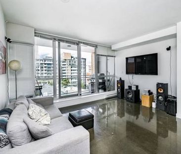 Pet Friendly DOWNTOWN VANCOUVER 2BED 1Bath + Parking Furnished - Photo 1