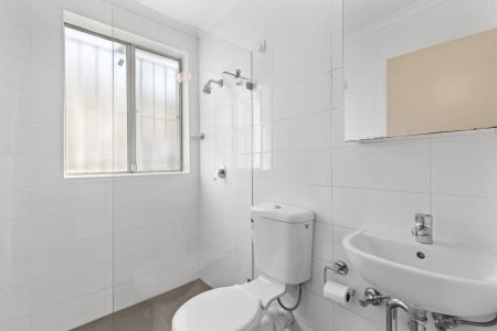 OVERSIZED APARTMENT AT 'ANNANDALE LODGE' - Photo 5