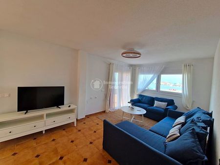 For rent 2-bedroom apartment in Los Cristianos - Photo 5
