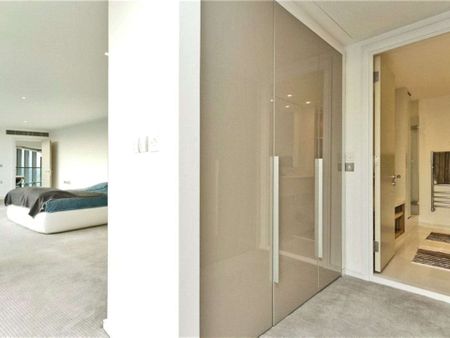 An extremely spacious two bedroom duplex apartment located on the 21st and 22nd floors of the ever popular No 1 West India Quay. - Photo 5