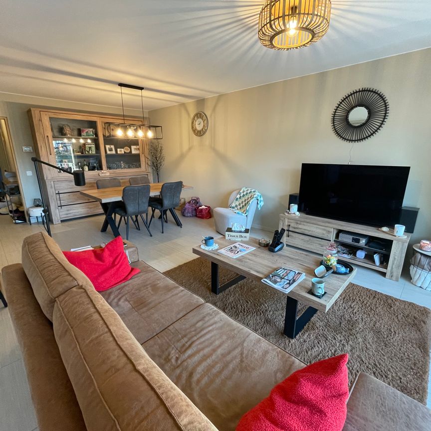 Mooi instapklaar appartement gelegen aan de Markt te Blankenberge met twee slaapkamers en terras. - Photo 1