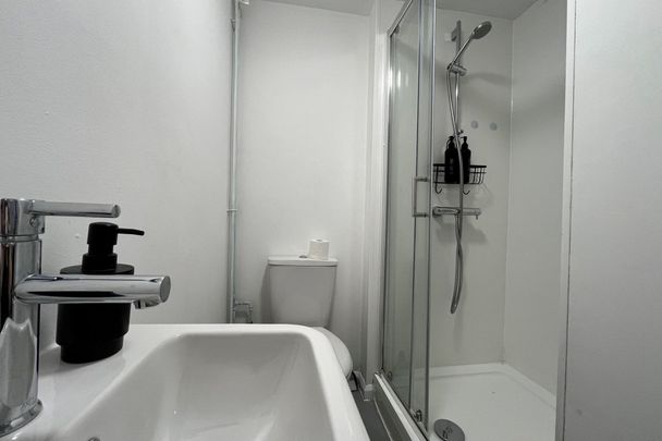 St. Marks Street, LEEDS - Photo 1