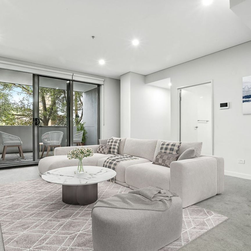 Modern 2 Bedroom Apartment - Photo 1