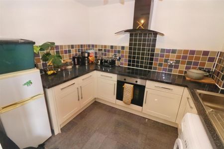 1 bedroom flat to rent - Photo 5